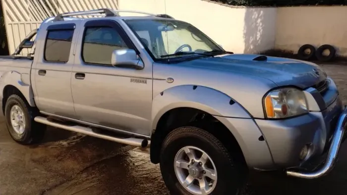 Nissan Frontier SE Serrana CD 4X4 2.8 TB Dies 2005