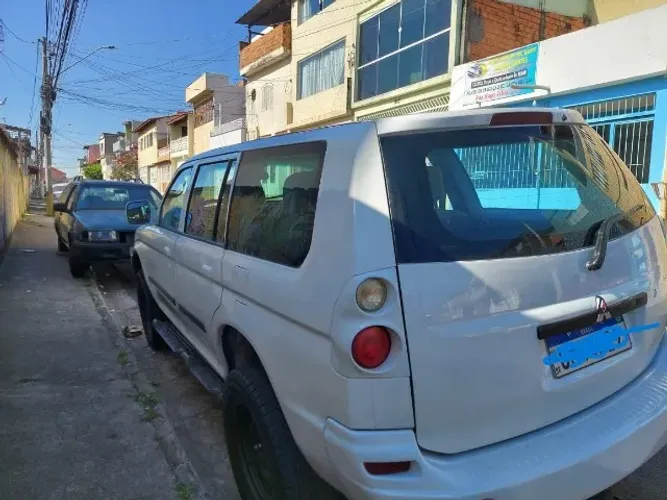 Mitsubishi Pajero Sport HPE 2.5 4X4 Diesel Mec. 2011