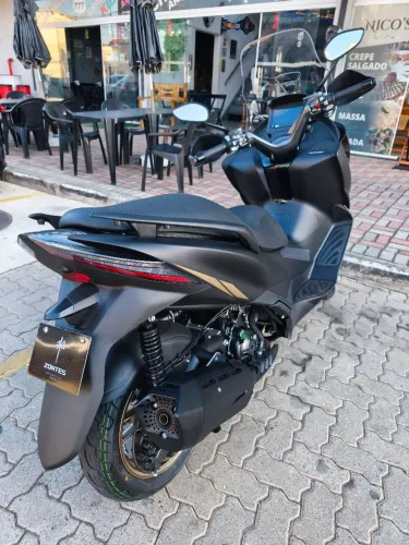 Zontes 350E Preta 2025/2026 - Único Dono (Apenas 18.000 km de Estrada)