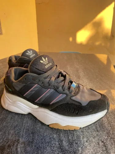 Tênis original adidas