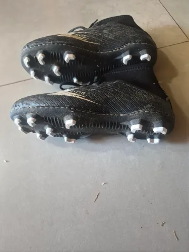 Chuteira cano longo 