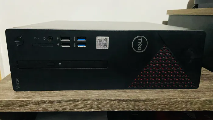 Desktop Dell com placa de vídeo e SSD