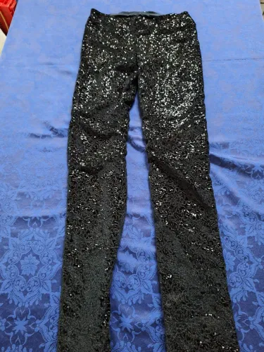 Calça preta com paete tamanho 40