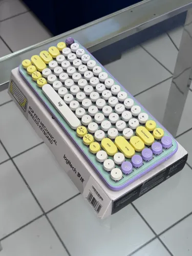 Teclado mecânico sem fio Logitech POP Keys - DAYDREAM