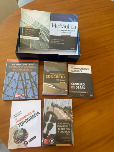 Livros de Engenharia Civil.
