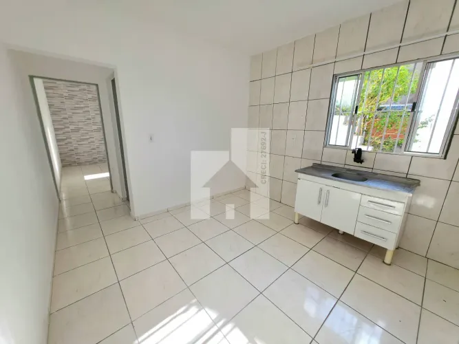Casa de fundo com 1 dormitório, cozinha e banheiro para Locação, 60m² - Jardim Alessandra,