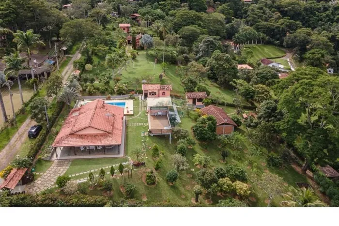 Chácara granja em meio a natureza com excelente localização