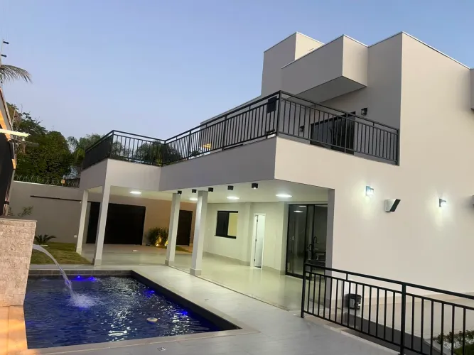 Casa em Lote 715 m²/Bairro Jaraguá ..
