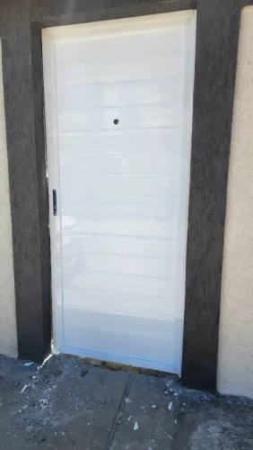 Portão/porta em alumínio