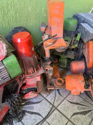 Lote de talhas completas com motor
