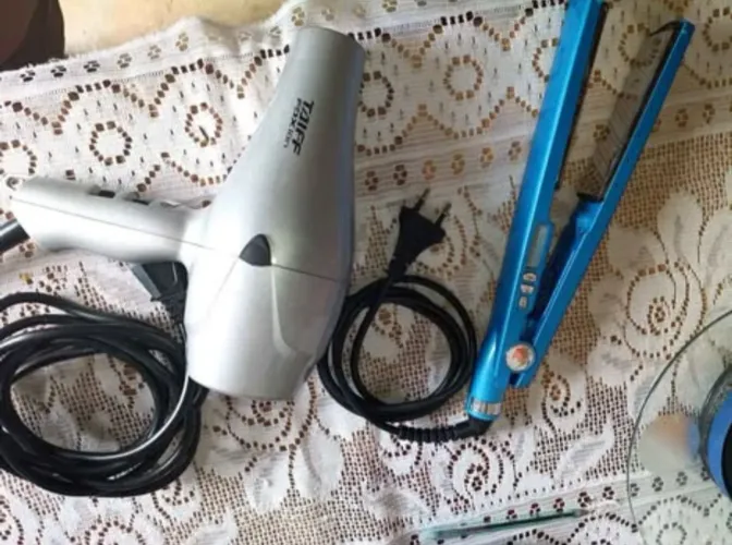 taiff secador profissional fox ion prata 2000W - 220V<br>Chapinha Nano Titanium Bivolt 450°f
