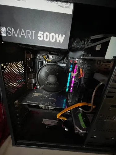 PC GAMER - Intel i5-7400, ASUS GT 1030, 32gb DDR4, SSD 1TB M.2 NVMe + KIT RAZER