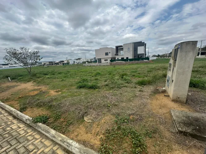 Terreno no Parque dos Ipês I