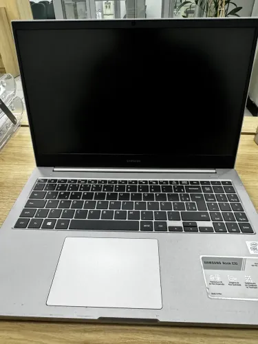 Notebook Samsung Ebook E30