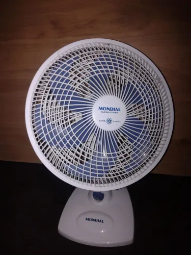 Ventilador Mondial pequeno 220v.