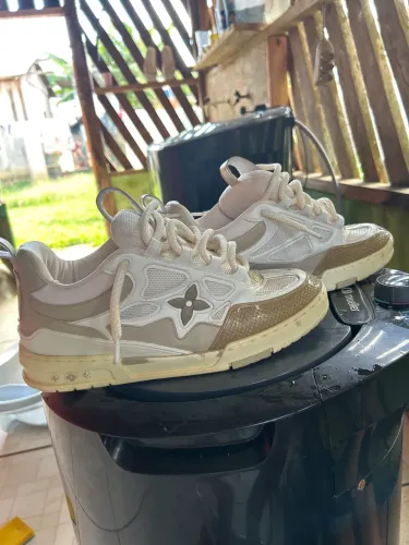 2 tênis Louis Vuitton