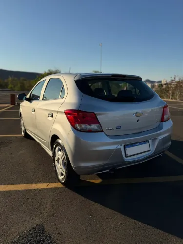 Chevrolet Onix JOY Hatch 1.0 8V Flex Mec. 4P 2018