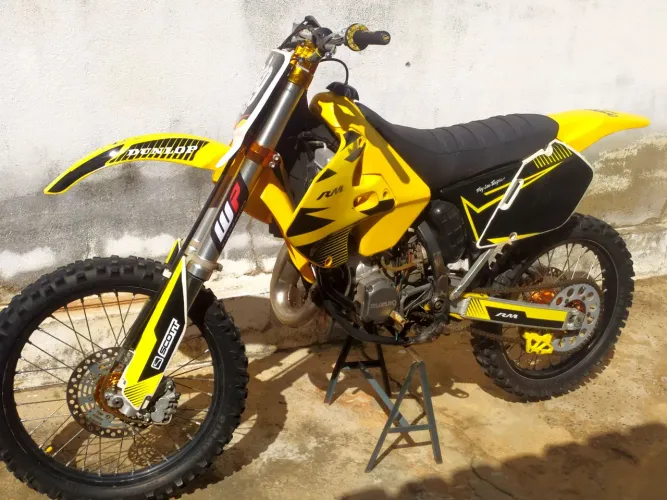 SUZUKI RM 125cc 2 TEMPOS