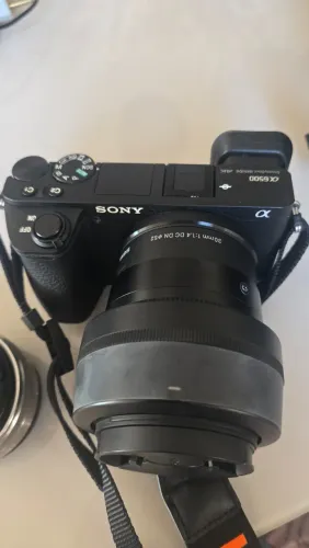 SONY a6500 4K + SIGMA 30mm f/1.4 + SONY 16mm f/2.8 + ACESSÓRIOS