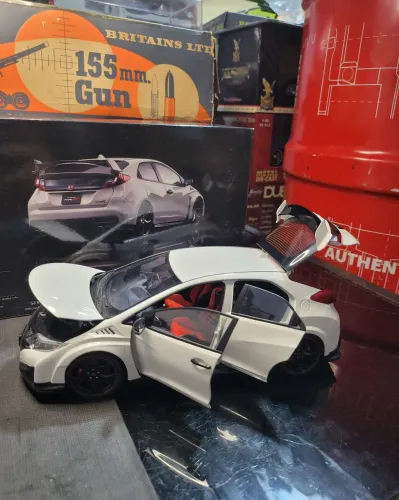 Miniatura 1.18 Honda civic type r Ebbro Premium Collection