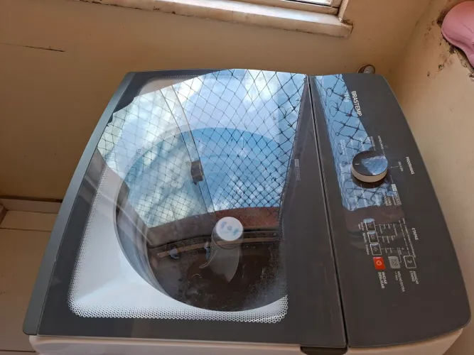 Maquina de lavar roupas