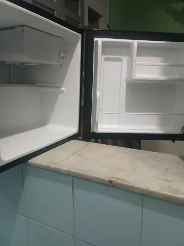 Frigobar phillco pouco uso 220v, fabricado em 19102024,