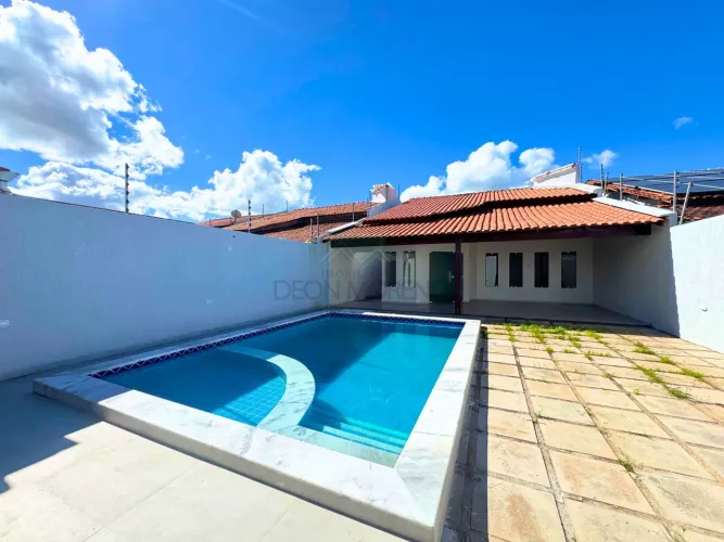 Casa à venda no bairro São Luiz em Arapiraca
