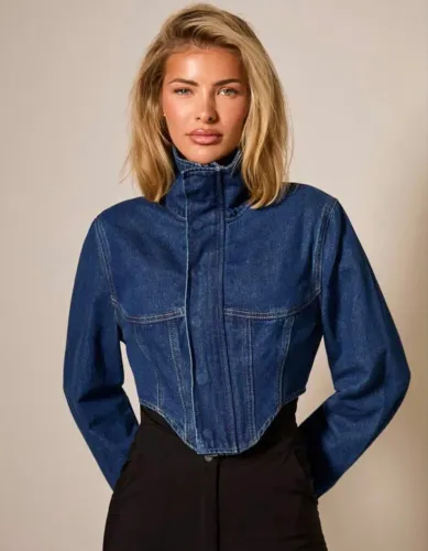 Vendo jaquetinha linda cropped gola funnel, pode ser usada normal, esgotada, 1 charme