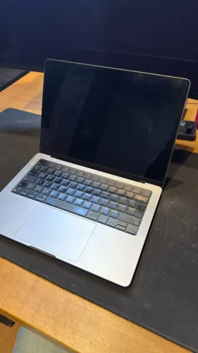 Macbook pro m2