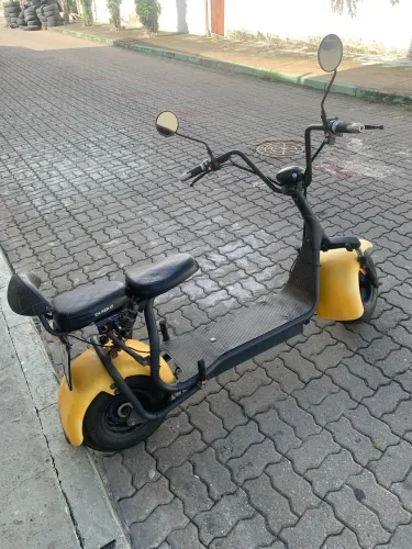 Scooter Shineray PT2 2000W bateria ótima, emplacada e sem multas