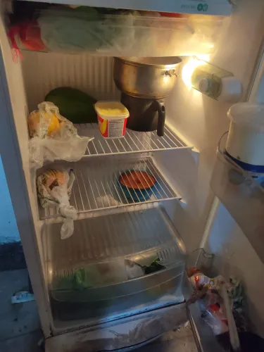 Vendo uma Consul usada por 300$ pra colocarem seu preço negociar ela gela só em cima
