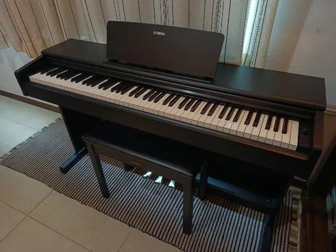Piano Digital - Yamaha Arius YDP-105