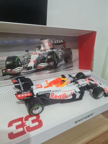 Miniatura 1:18 Redbull Racing RB16b Turkish gp