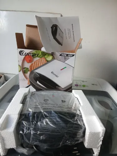 NOVA! NA CAIXA Sanduicheira Century Preta e Inox Compacta 127V