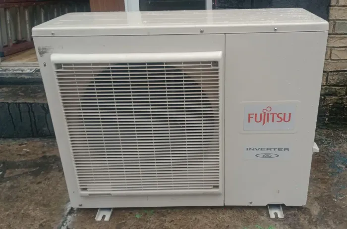Multi split Fujitsu com 3 evaporadoras duas de 9 e uma de 12