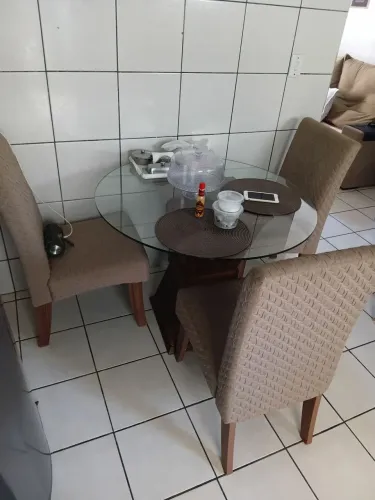 VENDO CADEIRA E A BASE (SEM O VIDRO)