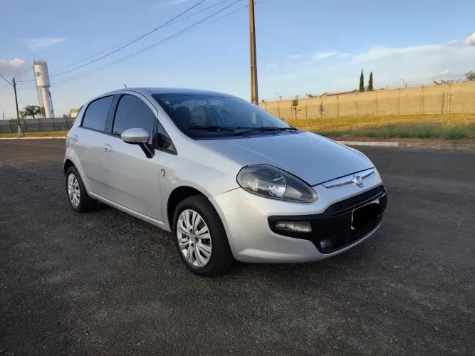 Fiat Punto Attractive Italia 1.4 F.flex 8V 5P 2013