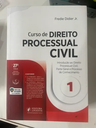 Vendo Livro de Direito
