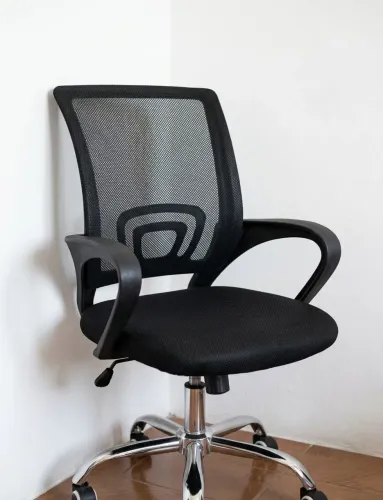 Cadeira de Escritório Giratória Mesh - Base Cromada