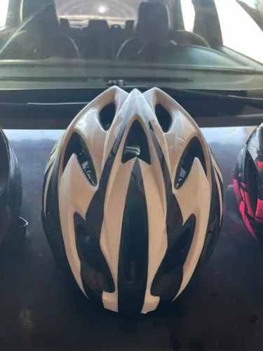 Vendo 3 capacetes de Mountain Bike