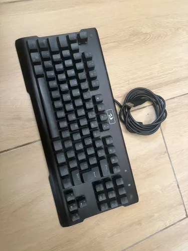 Vendo teclado redragon model K561R-1