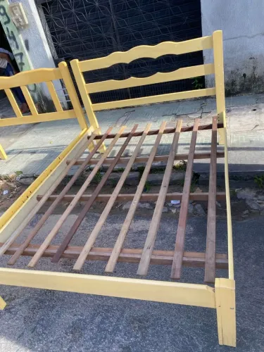 Cama de casal em madeira maciça 065