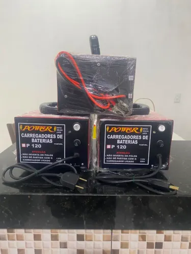 Carregador de baterias automotivo 