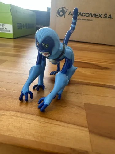 Boneco Ben 10 - Macaco Aranha Deluxe - Original BANDAI (Usado)