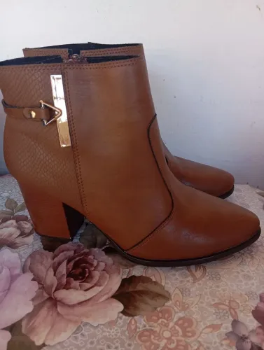 Botas