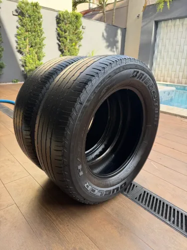 Par pneus Bridgestone 265/60R18