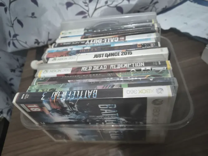 Livros Xbox 360 13 jogos e 12 piratas e 1 original