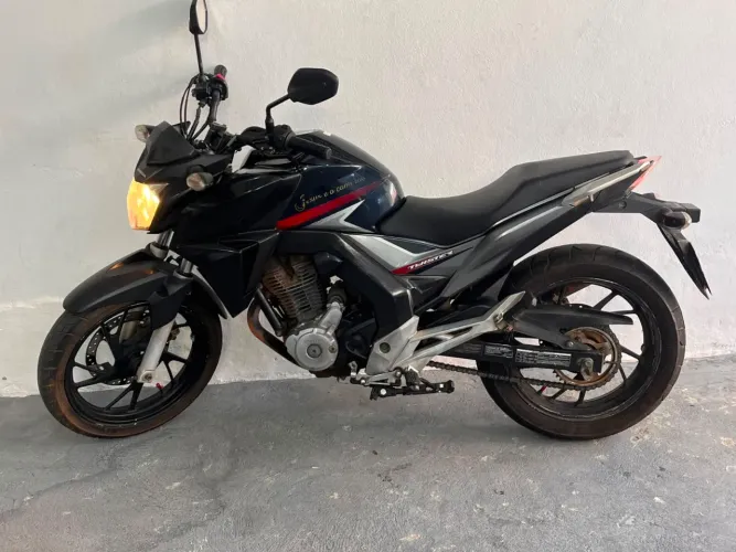 ? HONDA CB 250F TWISTER 2018/2018 ?