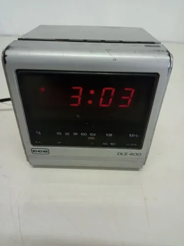 Rádio relógio AmFm Cce
