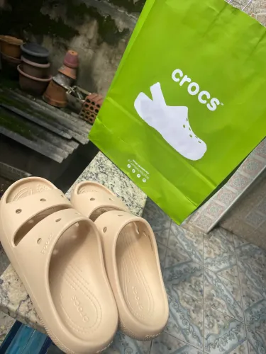 Sandália Crocs Sandal V10 Bege